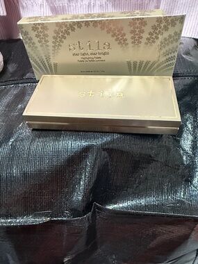 Stila Gold Highlighting Palette Compact